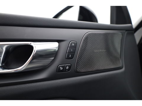 Volvo V60 2.0 T6 Recharge AWD R-Design | Long Range | Pano-dak | Head-up | H&K Audio | ACC |
