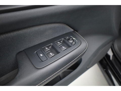 Volvo V60 2.0 T6 Recharge AWD R-Design | Long Range | Pano-dak | Head-up | H&K Audio | ACC |