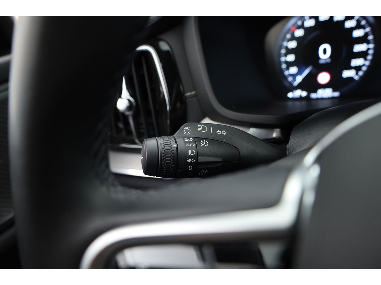 Volvo V60 2.0 T6 Recharge AWD R-Design | Long Range | Pano-dak | Head-up | H&K Audio | ACC |