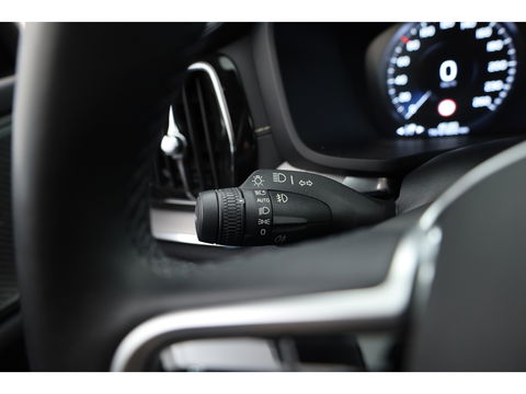 Volvo V60 2.0 T6 Recharge AWD R-Design | Long Range | Pano-dak | Head-up | H&K Audio | ACC |