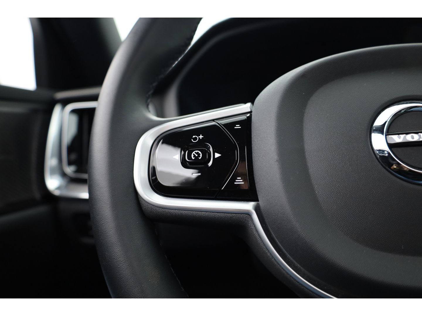 Volvo V60 2.0 T6 Recharge AWD R-Design | Long Range | Pano-dak | Head-up | H&K Audio | ACC |