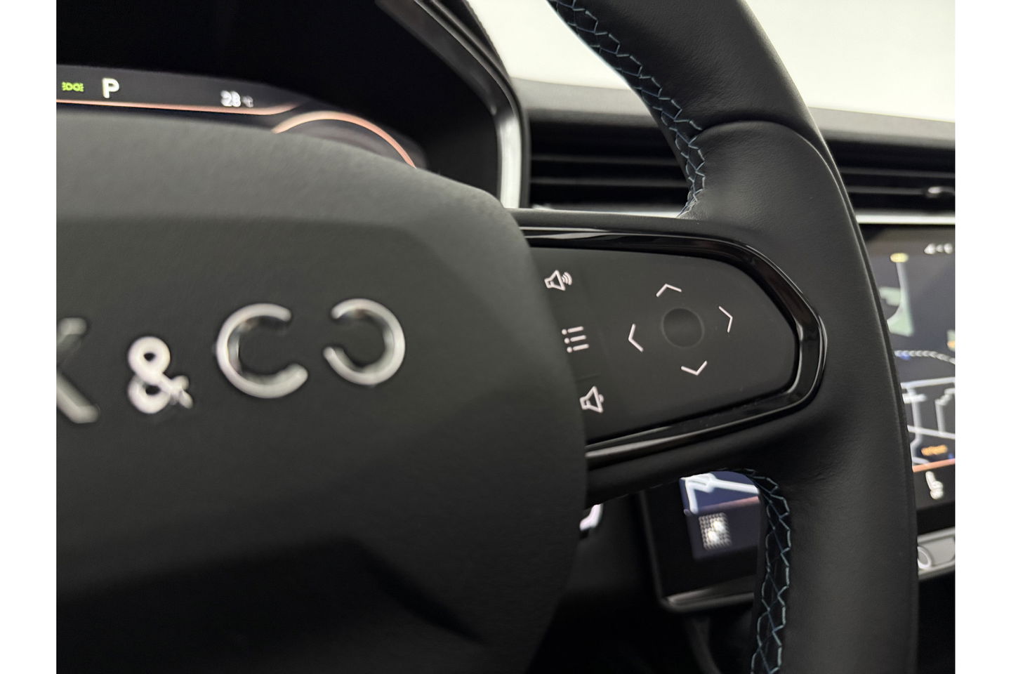Lynk Co 01 1.5 VERWACHT | UNIEK Mat Grijs! | Pano LED Sfeer 360Camera ACC Memory Carplay Clima Navi Virtual 20"LMV