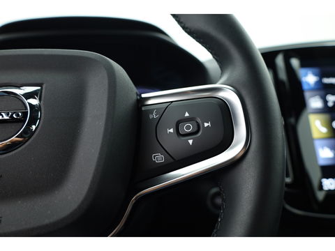 Volvo XC40 1.5 T5 Recharge R-Design | 360 camera | Stoel + stuurverwarming | Apple Carplay |