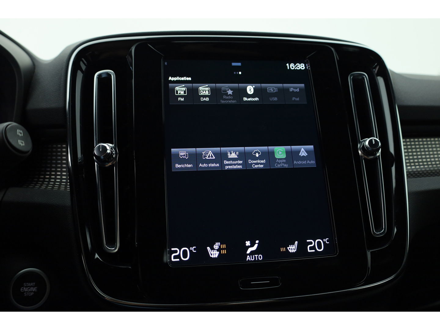 Volvo XC40 1.5 T5 Recharge R-Design | 360 camera | Stoel + stuurverwarming | Apple Carplay |