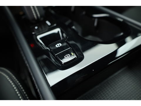 Volvo XC40 1.5 T5 Recharge R-Design | 360 camera | Stoel + stuurverwarming | Apple Carplay |