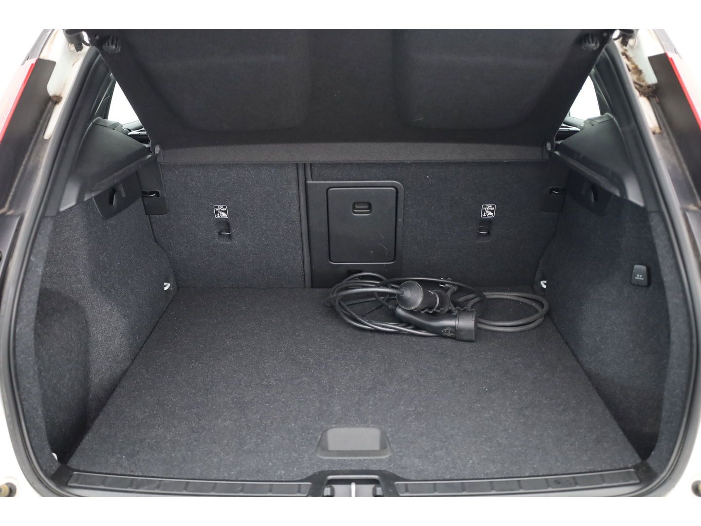 Volvo XC40 1.5 T5 Recharge R-Design | 360 camera | Stoel + stuurverwarming | Apple Carplay |