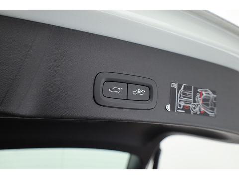 Volvo XC40 1.5 T5 Recharge R-Design | 360 camera | Stoel + stuurverwarming | Apple Carplay |