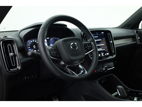 Volvo XC40 1.5 T5 Recharge R-Design | 360 camera | Stoel + stuurverwarming | Apple Carplay |