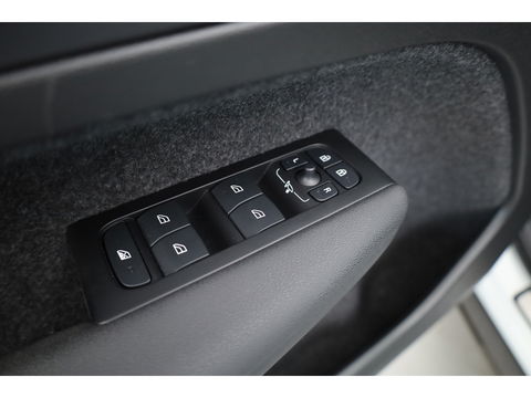 Volvo XC40 1.5 T5 Recharge R-Design | 360 camera | Stoel + stuurverwarming | Apple Carplay |