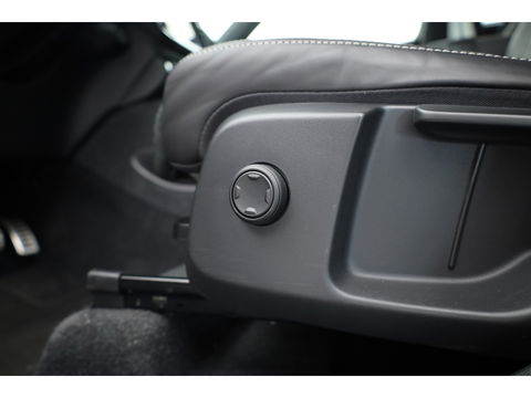 Volvo XC40 1.5 T5 Recharge R-Design | 360 camera | Stoel + stuurverwarming | Apple Carplay |