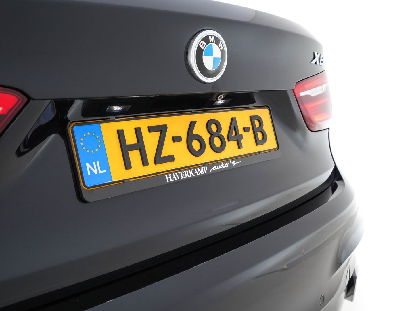 BMW X6 xDrive50i High-Executive M-Sportpack Aut. *PANO | HEAD-UP | TWO-COLOUR-LUXURYLEATHER | FULL-LED | MEMORY-PACK | HARMAN/KARDON-SOUNDSYSTEM | | BLIND-SPOT | KEYLESS | CAMERA | COMFORT-SEATS | SOFT-CLOSE | 20''ALU*
