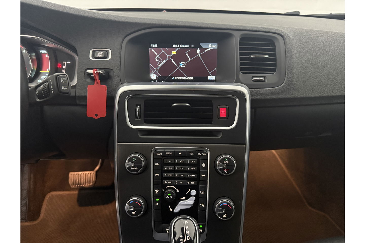Volvo V60 2.4 D6 AWD Plug-In Hybrid Summum 215PK Trekhaak LED Clima Cruise Navi Memory Stoelverwarming 17''LMV