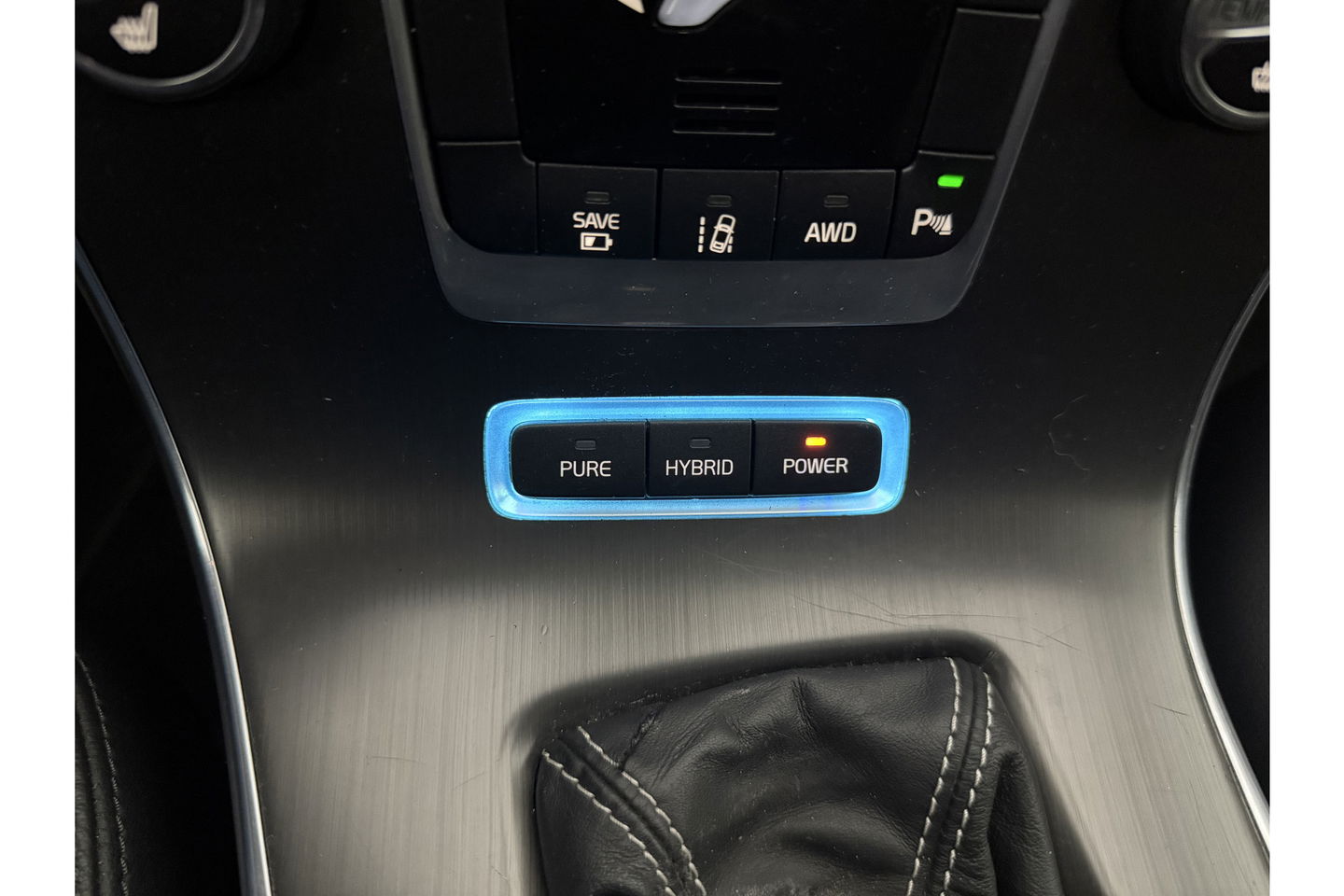 Volvo V60 2.4 D6 AWD Plug-In Hybrid Summum 215PK Trekhaak LED Clima Cruise Navi Memory Stoelverwarming 17''LMV