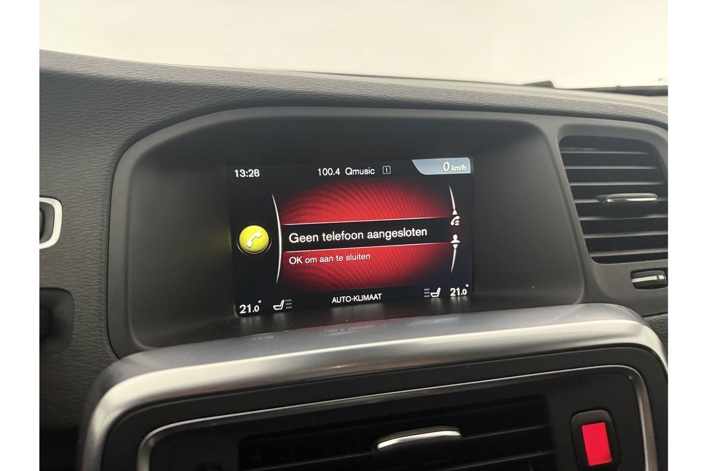Volvo V60 2.4 D6 AWD Plug-In Hybrid Summum 215PK Trekhaak LED Clima Cruise Navi Memory Stoelverwarming 17''LMV