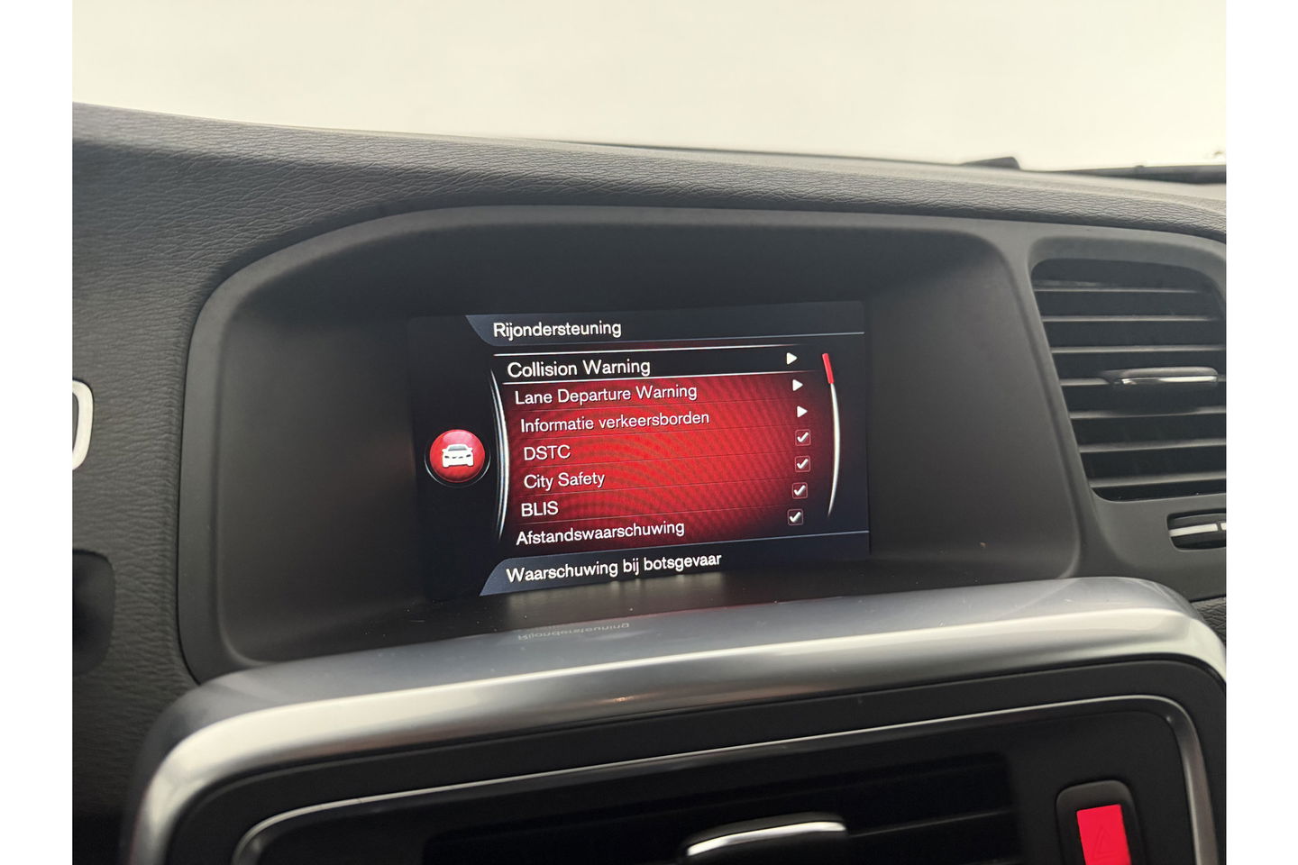 Volvo V60 2.4 D6 AWD Plug-In Hybrid Summum 215PK Trekhaak LED Clima Cruise Navi Memory Stoelverwarming 17''LMV