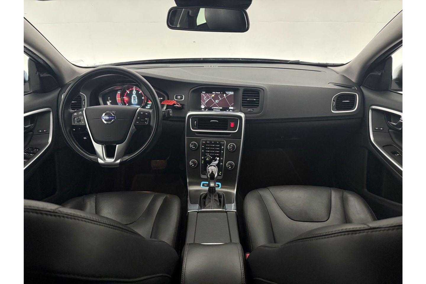 Volvo V60 2.4 D6 AWD Plug-In Hybrid Summum 215PK Trekhaak LED Clima Cruise Navi Memory Stoelverwarming 17''LMV