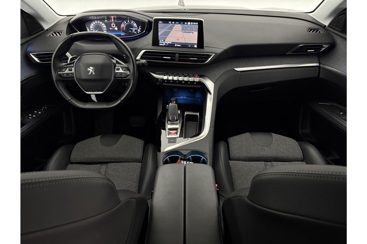 Peugeot 3008 1.2 PureTech Sfeer LED Trekhaak Memory Virtual Carplay Cruise 360Camera Clima Navi PDC 19"LMV