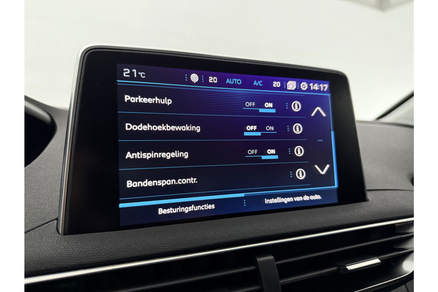 Peugeot 3008 1.2 PureTech Sfeer LED Trekhaak Memory Virtual Carplay Cruise 360Camera Clima Navi PDC 19"LMV