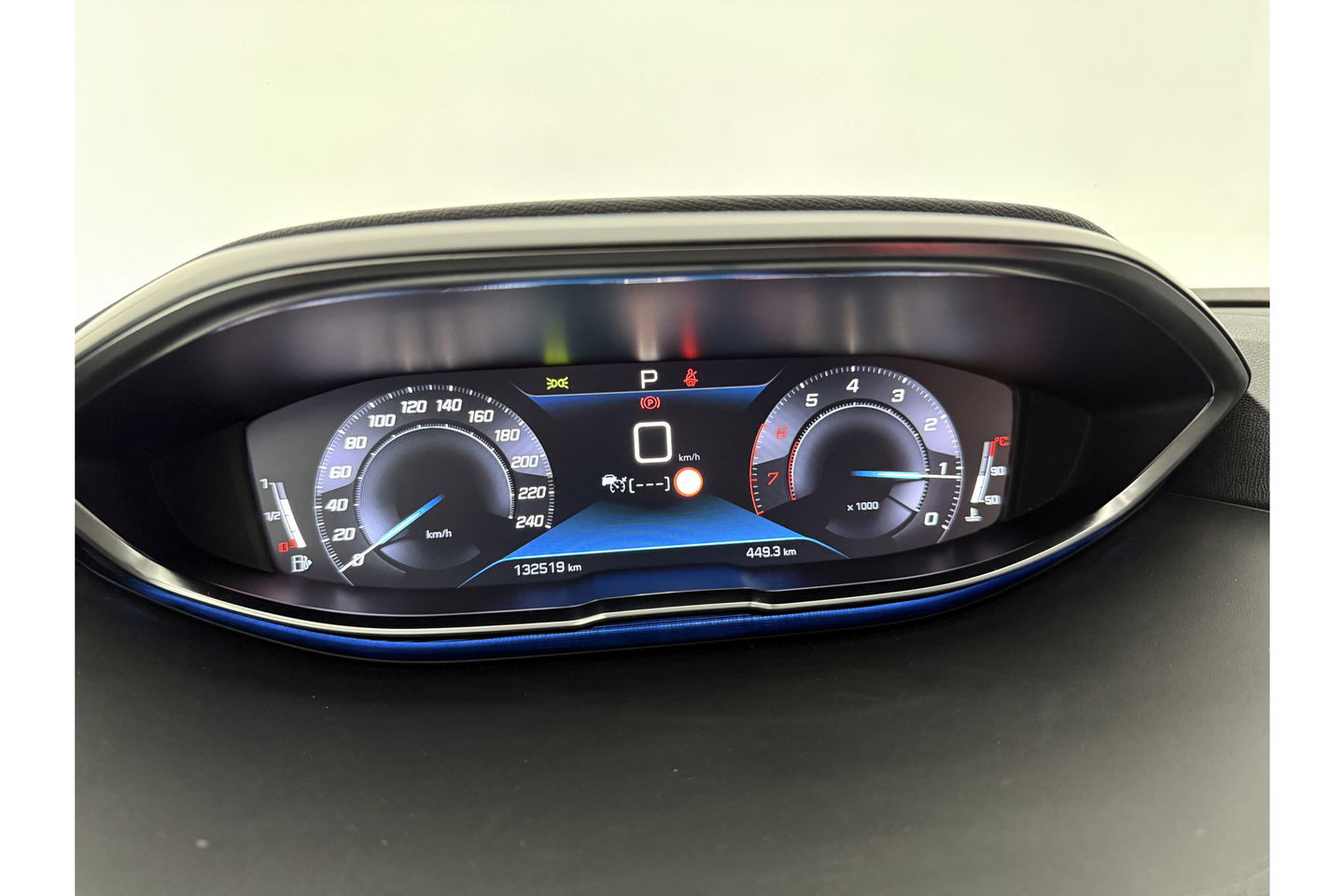 Peugeot 3008 1.2 PureTech Sfeer LED Trekhaak Memory Virtual Carplay Cruise 360Camera Clima Navi PDC 19"LMV