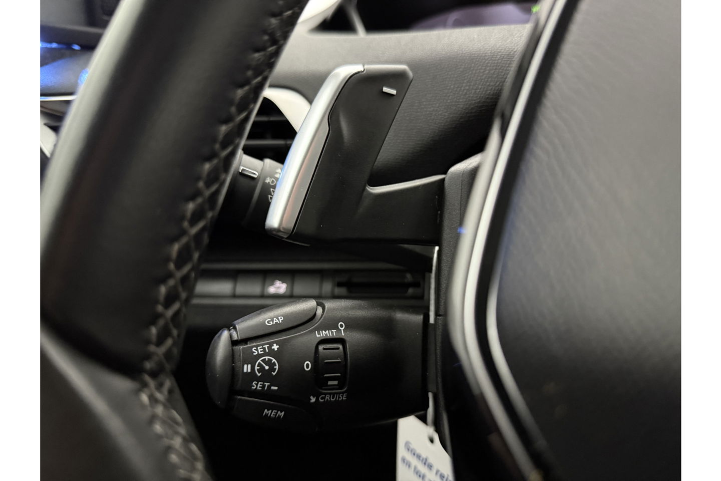 Peugeot 3008 1.2 PureTech Sfeer LED Trekhaak Memory Virtual Carplay Cruise 360Camera Clima Navi PDC 19"LMV