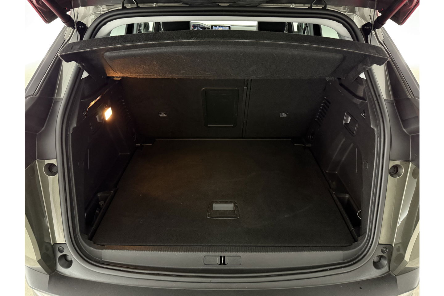 Peugeot 3008 1.2 PureTech Sfeer LED Trekhaak Memory Virtual Carplay Cruise 360Camera Clima Navi PDC 19"LMV