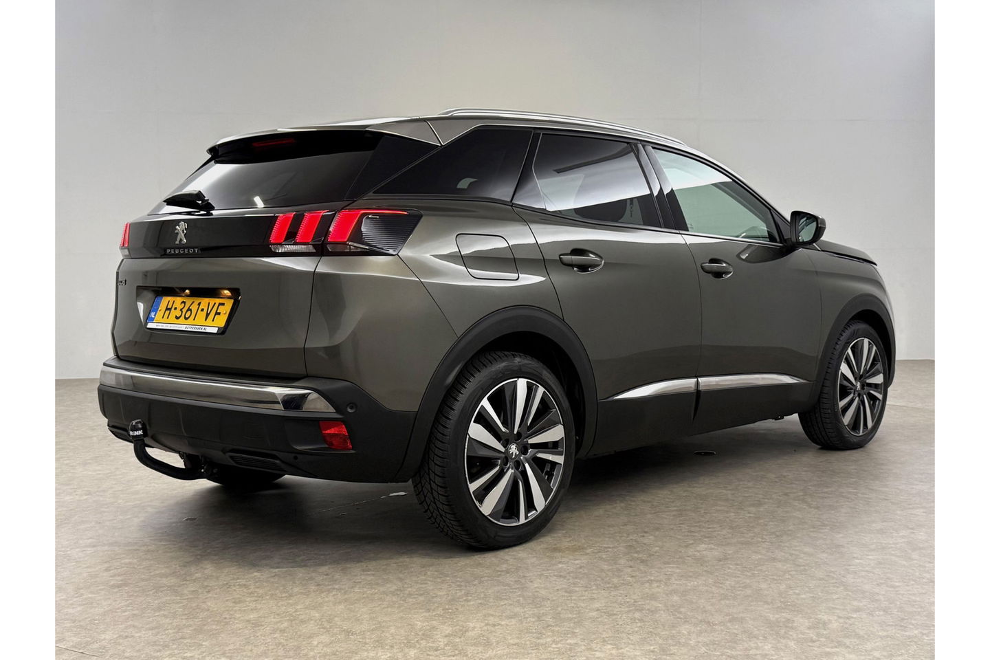 Peugeot 3008 1.2 PureTech Sfeer LED Trekhaak Memory Virtual Carplay Cruise 360Camera Clima Navi PDC 19"LMV