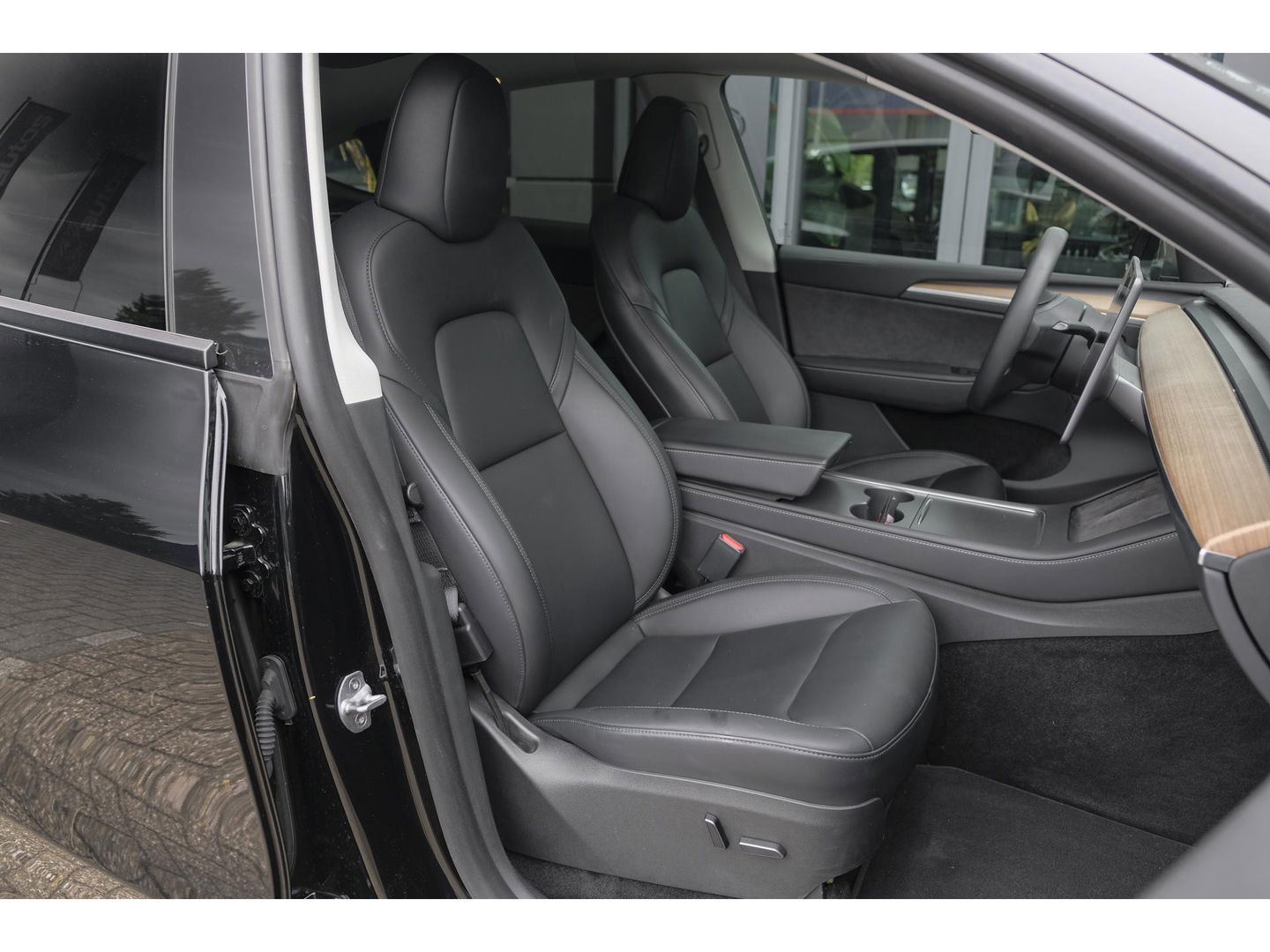 Tesla Model Y Performance 462pk AWD 75 kWh Black edition Panoramadak *BTW* NLauto 1e eigenaar