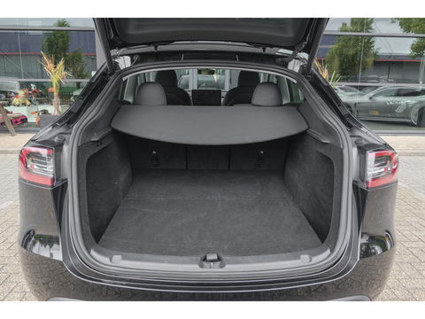 Tesla Model Y Performance 462pk AWD 75 kWh Black edition Panoramadak *BTW* NLauto 1e eigenaar