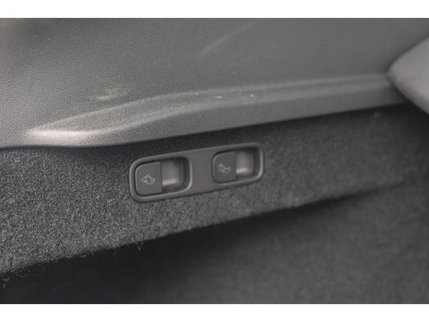 Tesla Model Y Performance 462pk AWD 75 kWh Black edition Panoramadak *BTW* NLauto 1e eigenaar