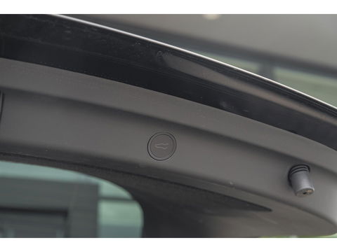 Tesla Model Y Performance 462pk AWD 75 kWh Black edition Panoramadak *BTW* NLauto 1e eigenaar
