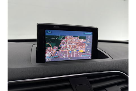 Audi Q3 2.0 TFSI quattro S-Line 170PK Pano LED Camera Trekhaak Clima Cruise Navi PDC 18"LMV