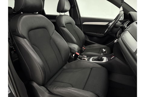 Audi Q3 2.0 TFSI quattro S-Line 170PK Pano LED Camera Trekhaak Clima Cruise Navi PDC 18"LMV