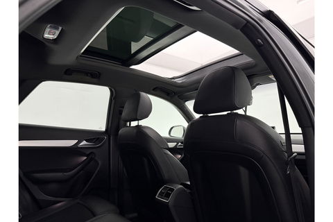Audi Q3 2.0 TFSI quattro S-Line 170PK Pano LED Camera Trekhaak Clima Cruise Navi PDC 18"LMV