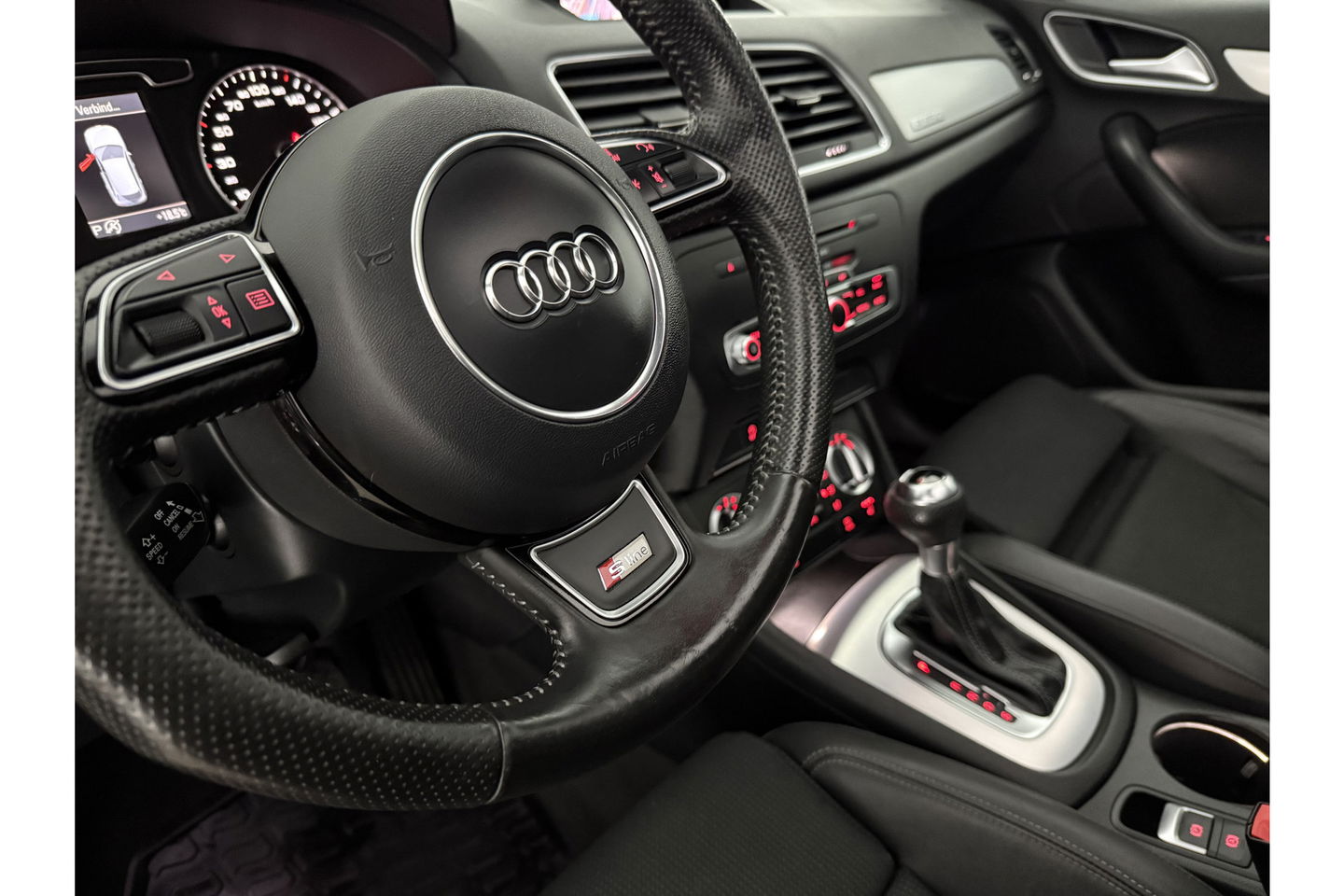 Audi Q3 2.0 TFSI quattro S-Line 170PK Pano LED Camera Trekhaak Clima Cruise Navi PDC 18"LMV