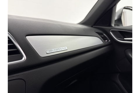 Audi Q3 2.0 TFSI quattro S-Line 170PK Pano LED Camera Trekhaak Clima Cruise Navi PDC 18"LMV