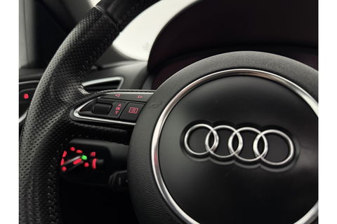 Audi Q3 2.0 TFSI quattro S-Line 170PK Pano LED Camera Trekhaak Clima Cruise Navi PDC 18"LMV