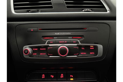 Audi Q3 2.0 TFSI quattro S-Line 170PK Pano LED Camera Trekhaak Clima Cruise Navi PDC 18"LMV