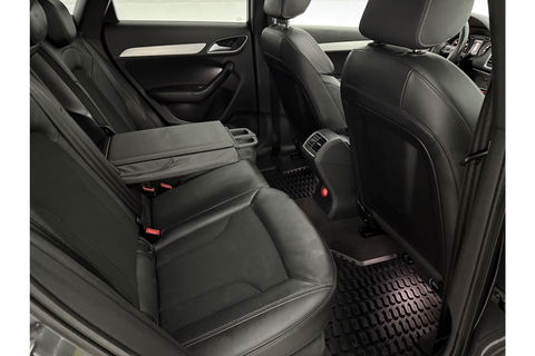 Audi Q3 2.0 TFSI quattro S-Line 170PK Pano LED Camera Trekhaak Clima Cruise Navi PDC 18"LMV
