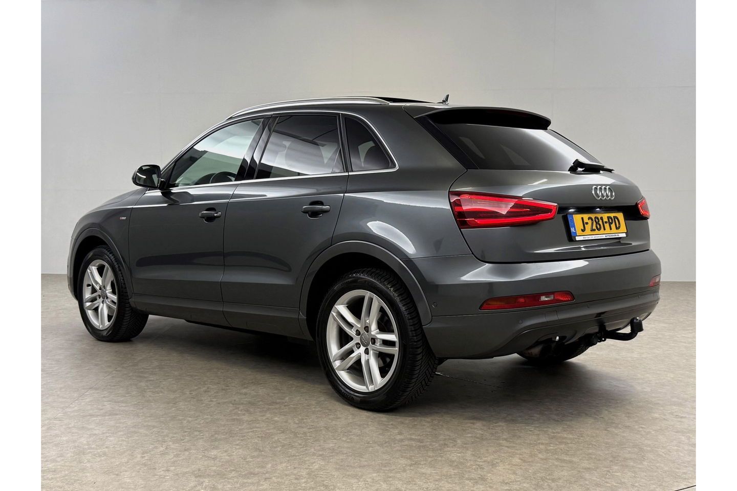 Audi Q3 2.0 TFSI quattro S-Line 170PK Pano LED Camera Trekhaak Clima Cruise Navi PDC 18"LMV