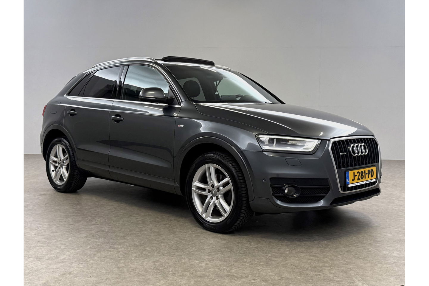 Audi Q3 2.0 TFSI quattro S-Line 170PK Pano LED Camera Trekhaak Clima Cruise Navi PDC 18"LMV