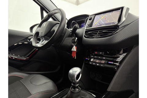 Peugeot 2008 1.2 PureTech GT-line 130PK Pano Sfeer LED Clima Cruise Camera Carplay PDC 17"LMV