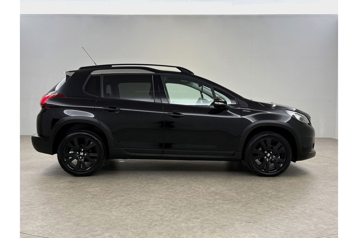 Peugeot 2008 1.2 PureTech GT-line 130PK Pano Sfeer LED Clima Cruise Camera Carplay PDC 17"LMV