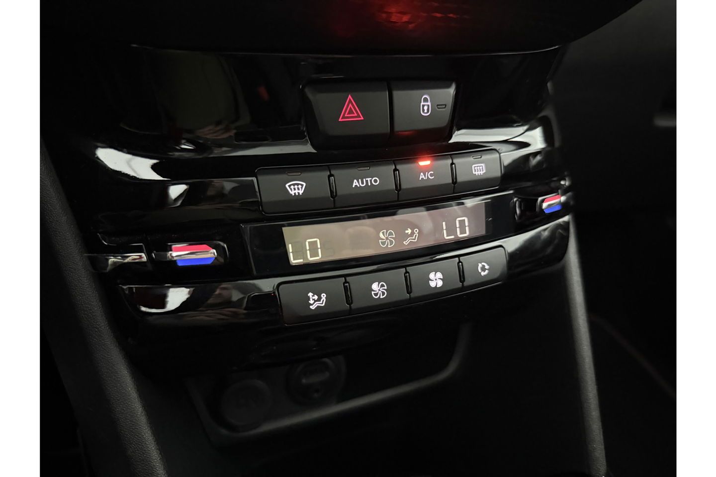 Peugeot 2008 1.2 PureTech GT-line 130PK Pano Sfeer LED Clima Cruise Camera Carplay PDC 17"LMV