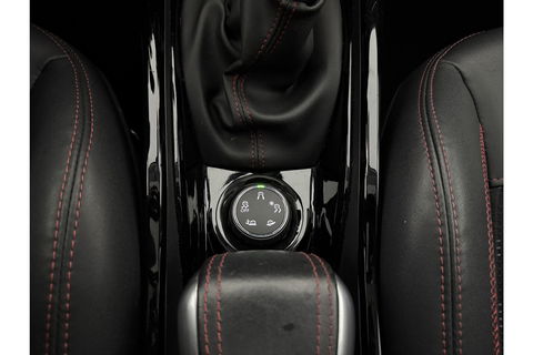 Peugeot 2008 1.2 PureTech GT-line 130PK Pano Sfeer LED Clima Cruise Camera Carplay PDC 17"LMV