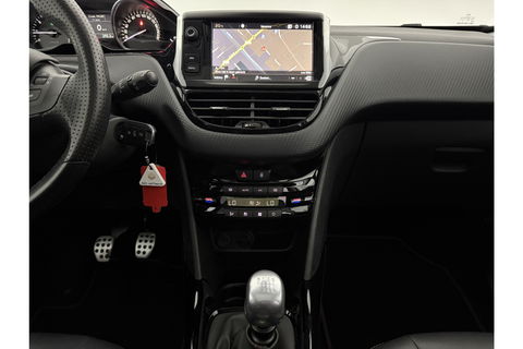 Peugeot 2008 1.2 PureTech GT-line 130PK Pano Sfeer LED Clima Cruise Camera Carplay PDC 17"LMV