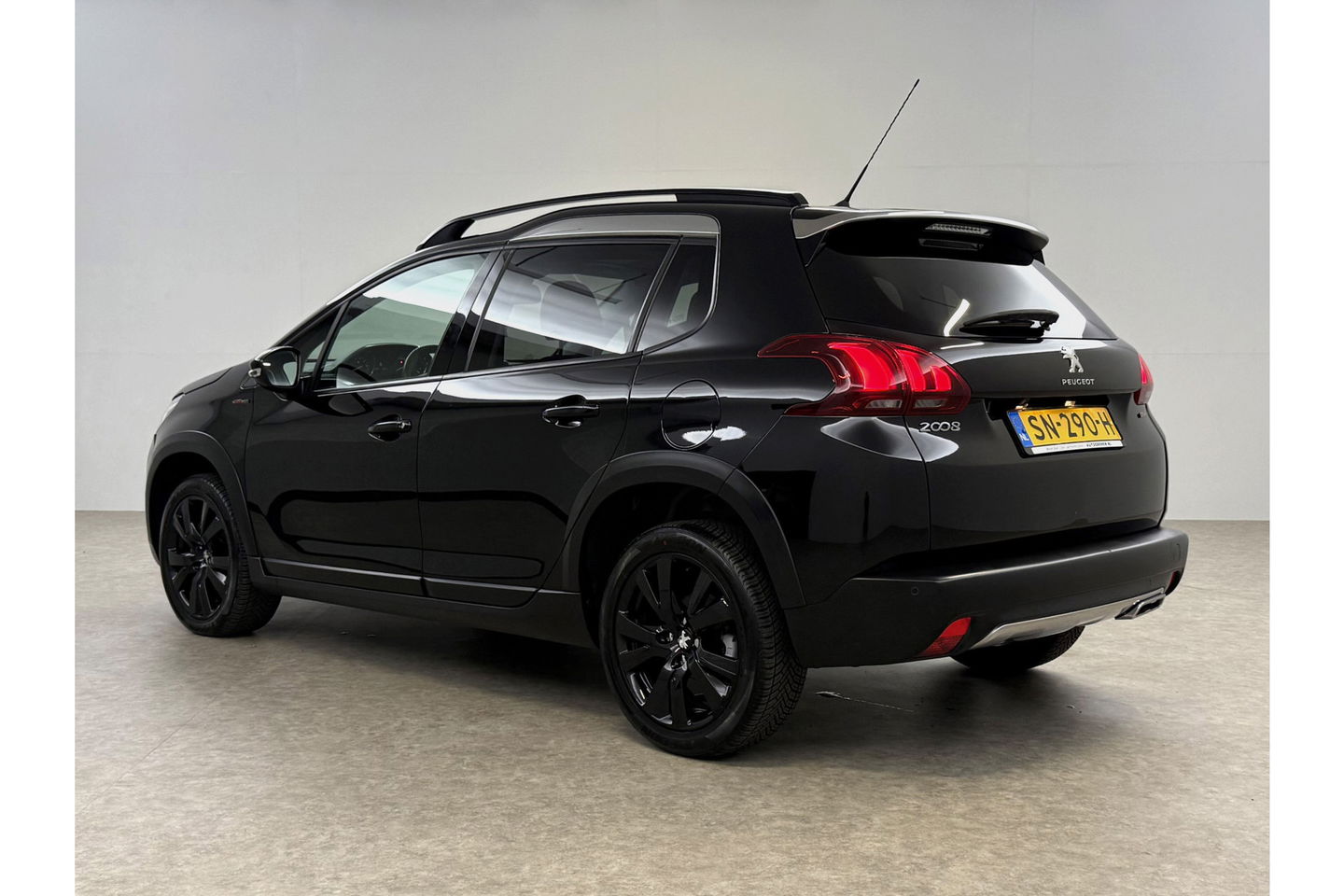 Peugeot 2008 1.2 PureTech GT-line 130PK Pano Sfeer LED Clima Cruise Camera Carplay PDC 17"LMV