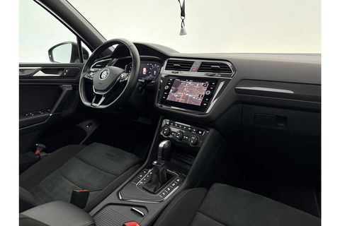 Volkswagen Tiguan 1.5 TSI 150PK Allspace R-Line 7P Pano LED Carplay Virtual Camera Clima Cruise Navi PDC 19''LMV
