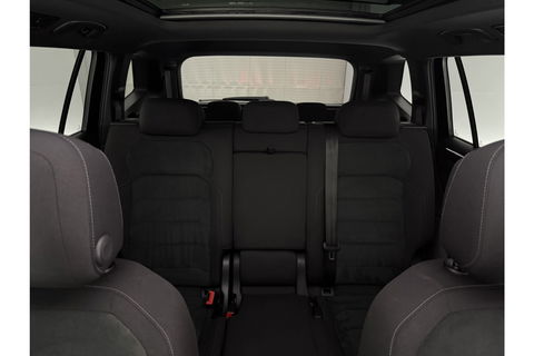 Volkswagen Tiguan 1.5 TSI 150PK Allspace R-Line 7P Pano LED Carplay Virtual Camera Clima Cruise Navi PDC 19''LMV