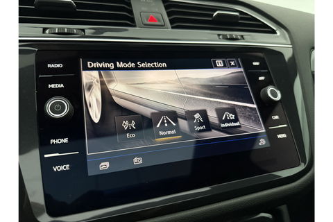 Volkswagen Tiguan 1.5 TSI 150PK Allspace R-Line 7P Pano LED Carplay Virtual Camera Clima Cruise Navi PDC 19''LMV