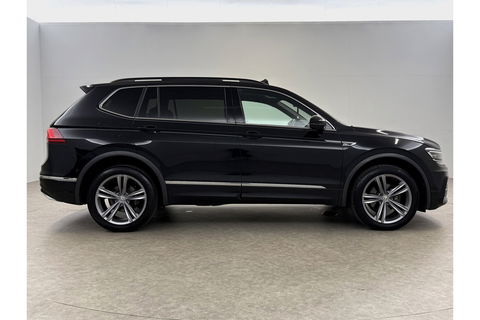 Volkswagen Tiguan 1.5 TSI 150PK Allspace R-Line 7P Pano LED Carplay Virtual Camera Clima Cruise Navi PDC 19''LMV